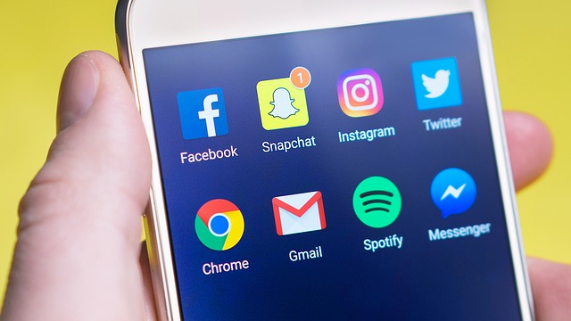 ทำไมถึงต้องใช้ Social Media สำหรับการบริหารลูกค้าสัมพันธ์ (CRM)
